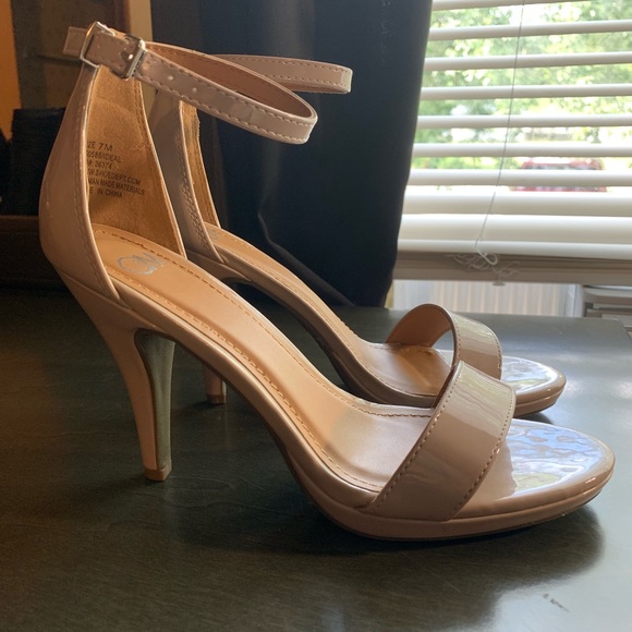 Nude heels - Picture 1 of 4